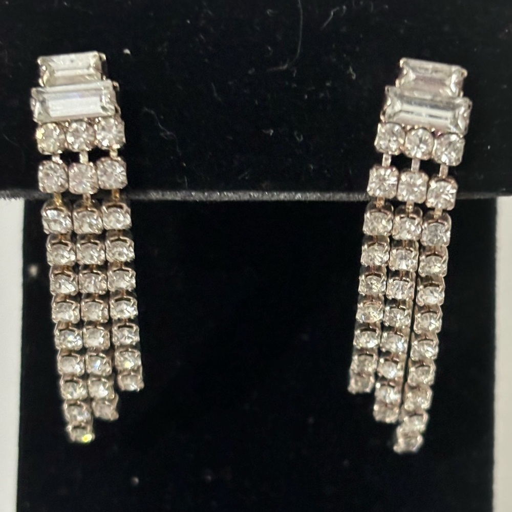 Crystal Rhinestone Silver Tone Dangle Earrings Nearly 2”